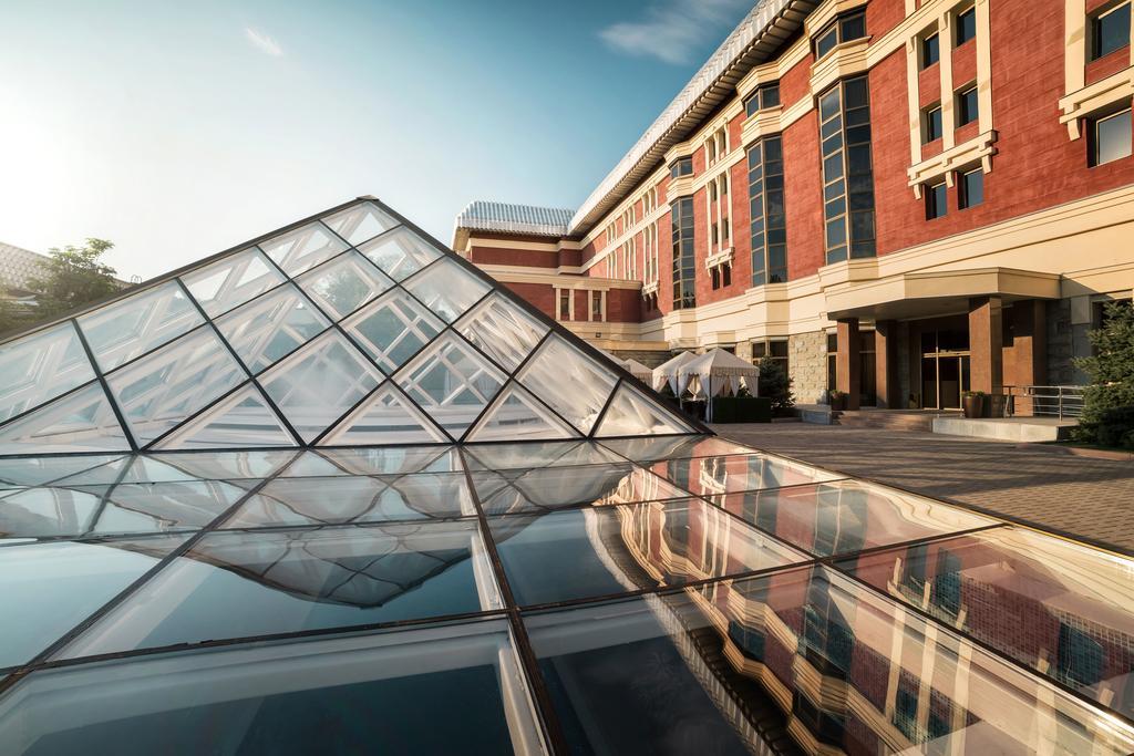 The Dostyk Hotel Almaty Exterior photo